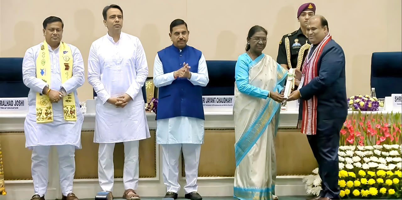 Kiran Prakash Zarkar Conferred National Teacher Award by President Droupadi Murmu